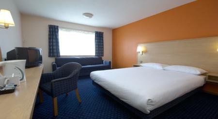 Travelodge Docks Hotel 2*